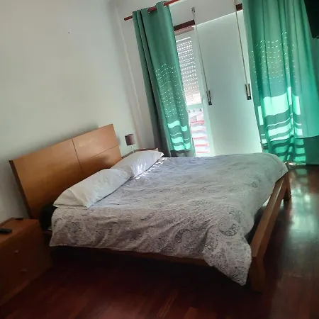 3 Bedroom Flat Near Costa Da Apartment