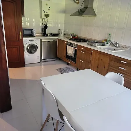 Apartment 3 Bedroom Flat Near Costa Da Caparica