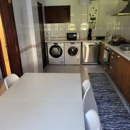 3 Bedroom Flat Near Costa Da Apartment Caparica