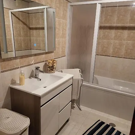 3 Bedroom Flat Near Costa Da * Caparica