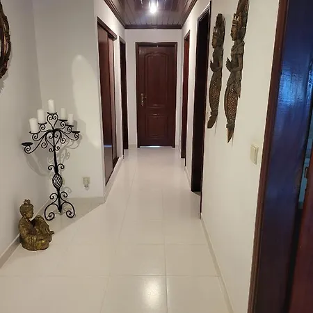 3 Bedroom Flat Near Costa Da