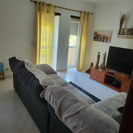 3 Bedroom Flat Near Costa Da Caparica