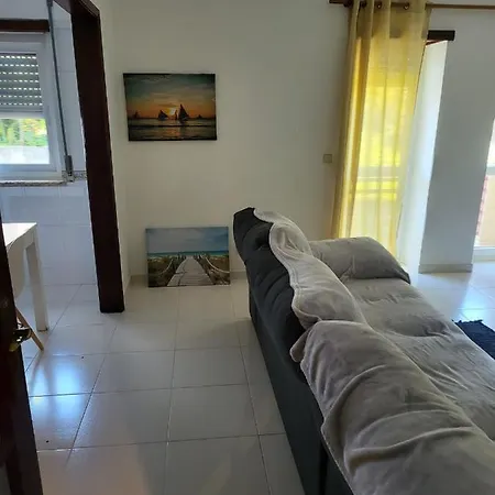 3 Bedroom Flat Near Costa Da Apartment Caparica